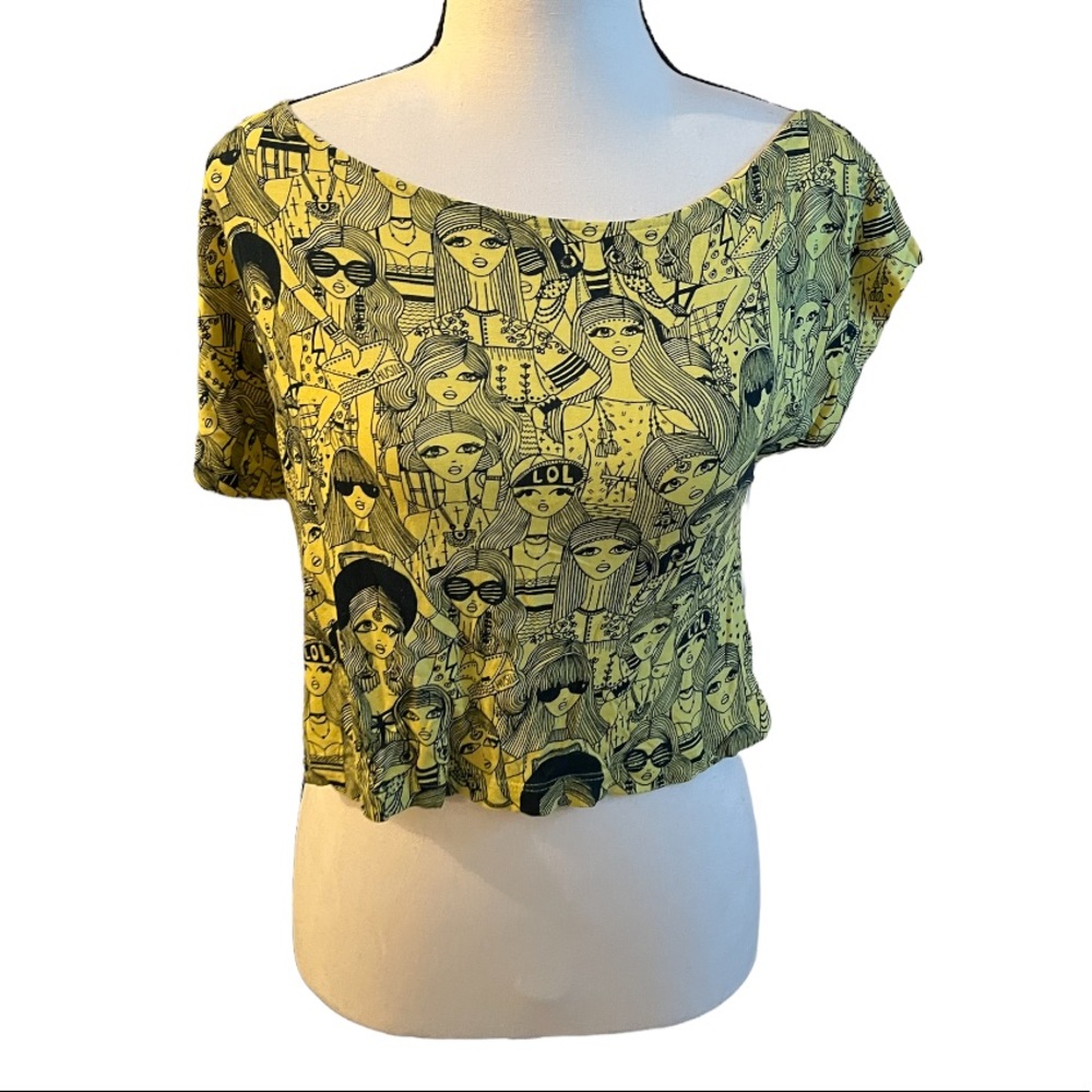 AJIO Girl Abstract Pattern Crop Top Tee Neon Green Black Patterned Size XS